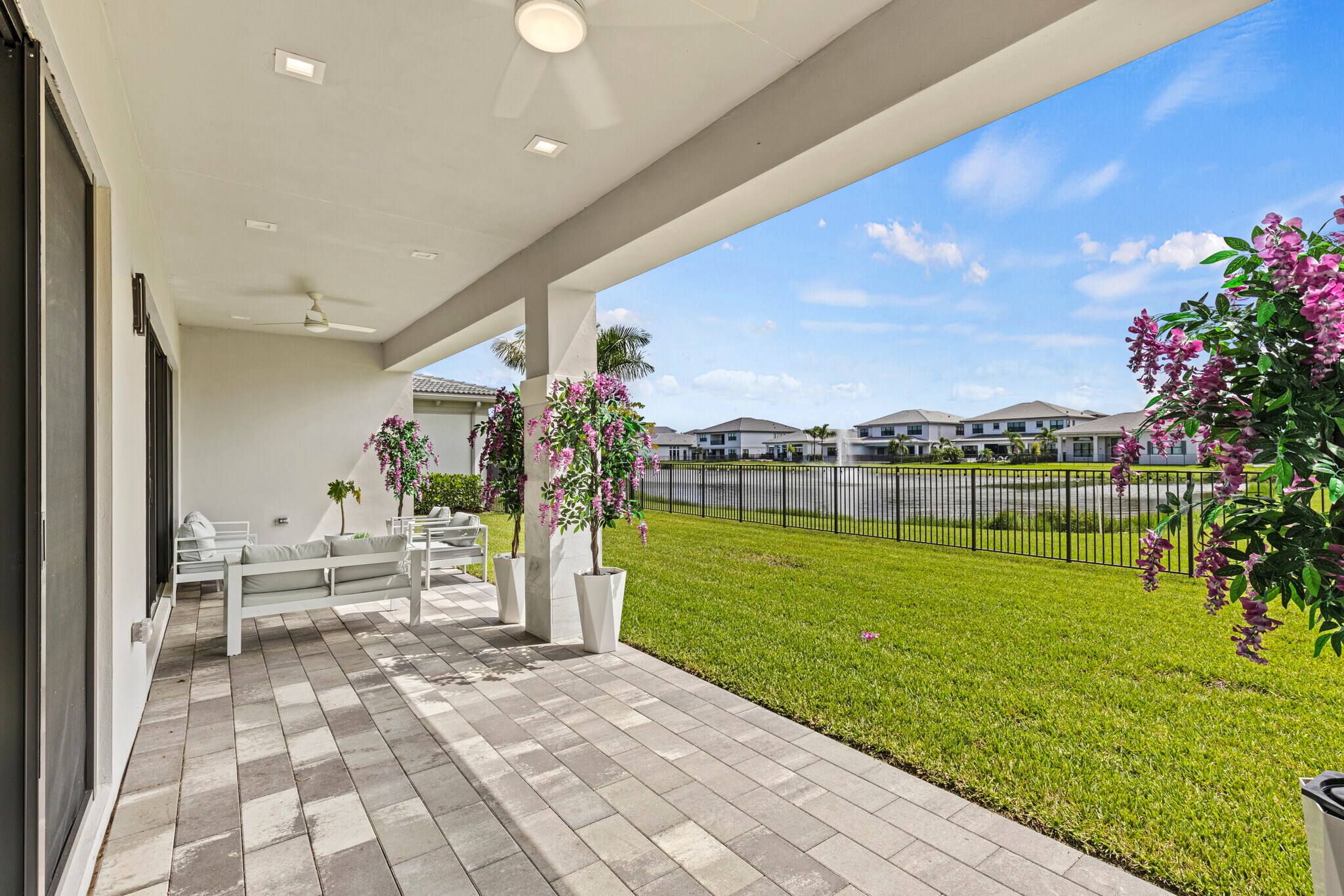 Building Photo - 12884 Wingspan Ct