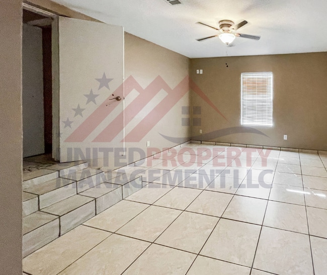 Building Photo - Spacious Home on ½ Acre Just South of Town...