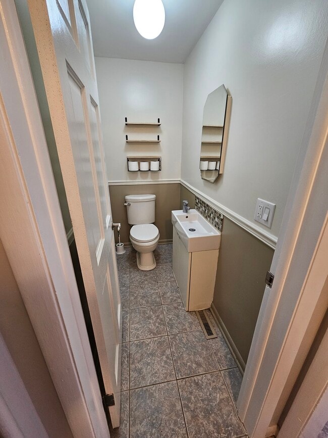 Building Photo - 71 Medfield Dr