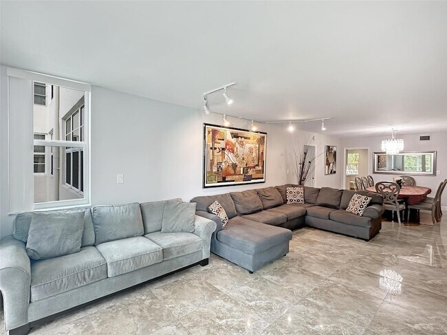 Building Photo - 3505 Oaks Way