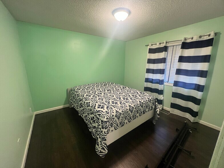 2nd Bedroom - 605 Redstone Dr