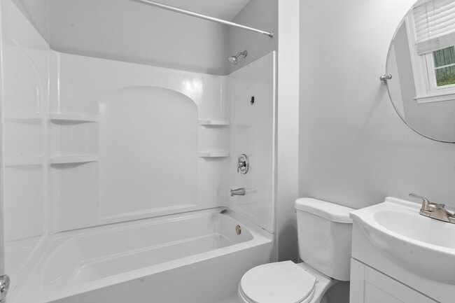 Building Photo - Newport News Rancher 3 BR 2 BA Culd-de-sac