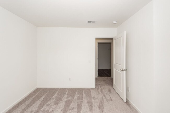 Building Photo - 543 Polaris Wy