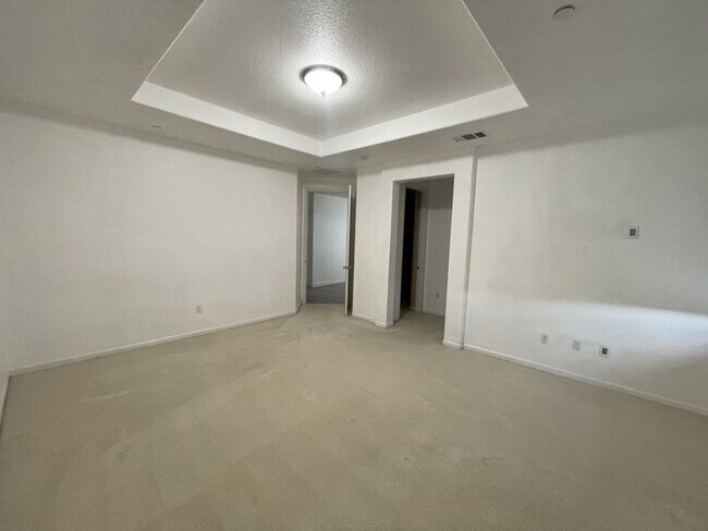 Building Photo - 1348 Encore Dr