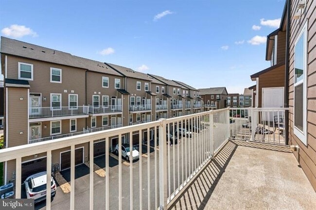 Building Photo - 45157 Kincora Dr