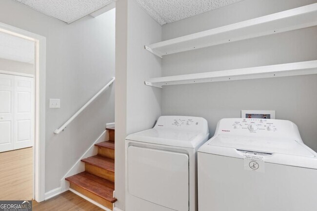 Building Photo - 3418 Rose Arbor Ct