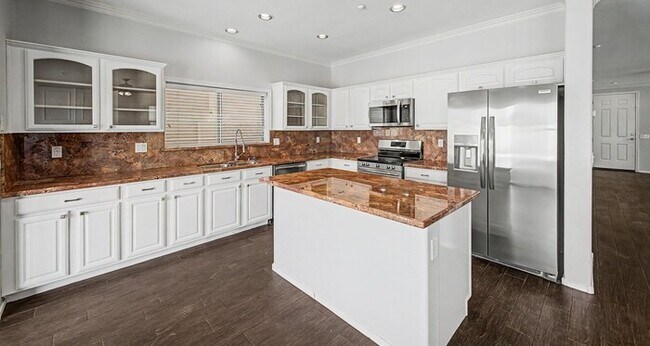 Building Photo - 17593 N 185th Dr