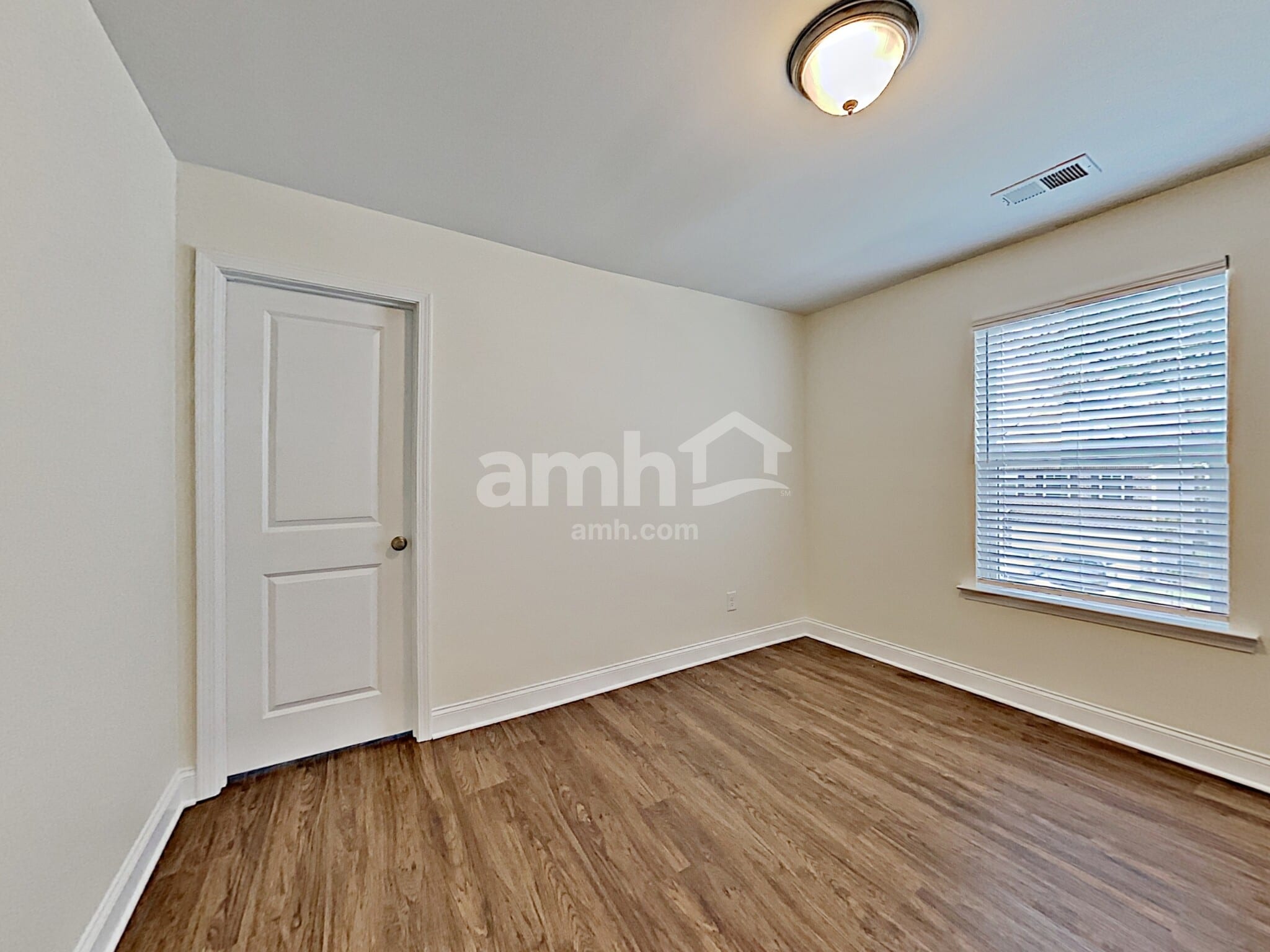 Building Photo - 254 Lake St