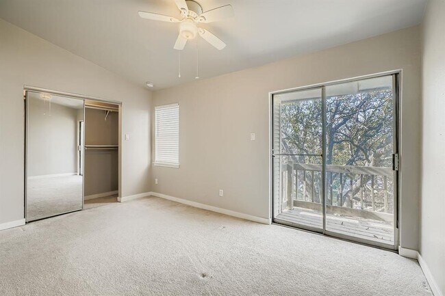 Building Photo - 1827 River Crossing Cir