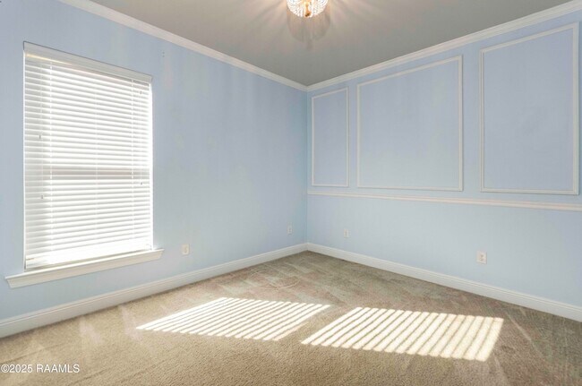 Building Photo - 135 Maddox Jude Dr