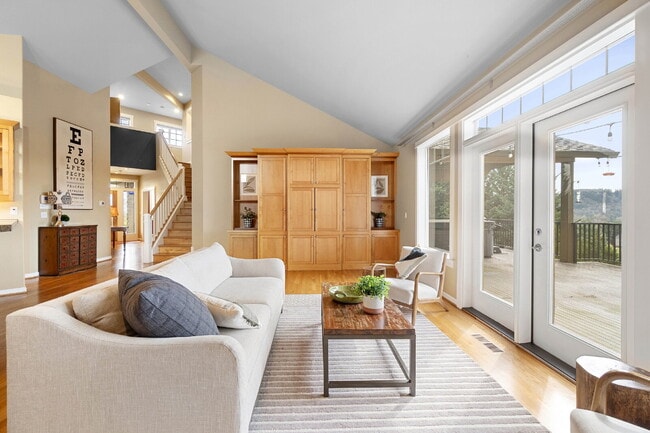 Building Photo - Beautiful, Spacious, Damascus Home with Incredible Views