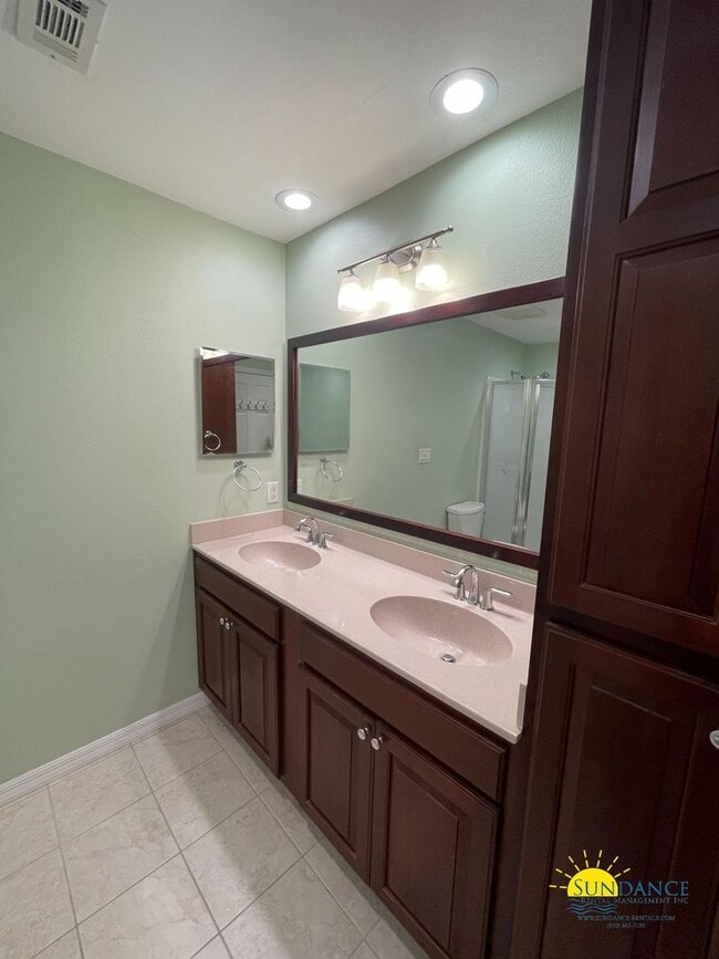 Building Photo - Stunning Waterfront Condo in Garnier's Cay Phase II, Shalimar!