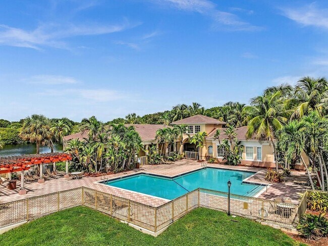 Building Photo - 2433 Centergate Dr