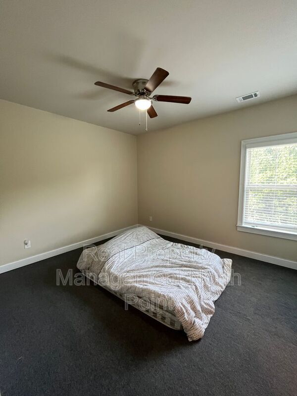 Building Photo - 184 Gray Trl