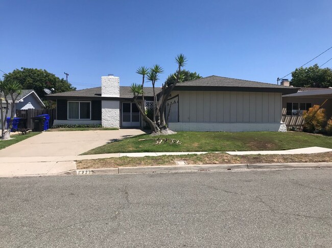 Building Photo - 5721 Carnegie St