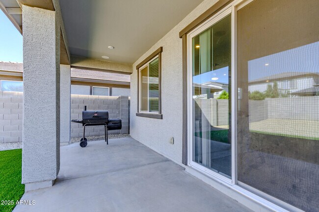 Building Photo - 17478 W Paraiso Ln