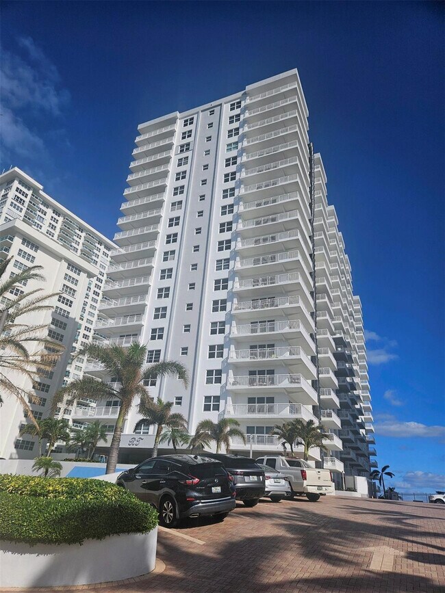 Building Photo - 3850 Galt Ocean Dr