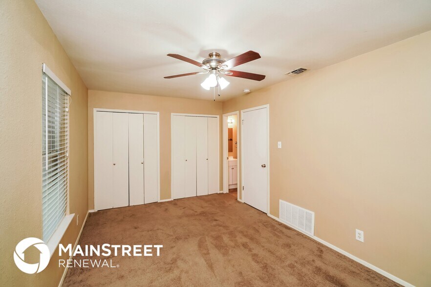 Building Photo - 110 Simler St