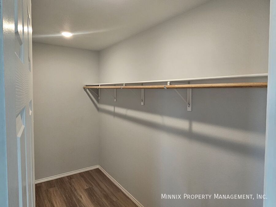 Building Photo - 1637 Wrigley Dr