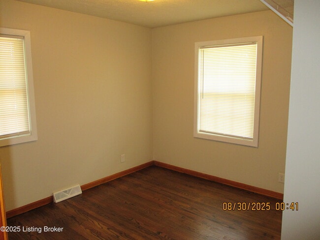 Building Photo - 4210 La Salle Ave