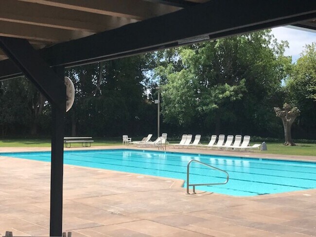 Building Photo - Charming 3BR/2BA Single-Family Home in Desirable Pleasanton Neighborhood!
