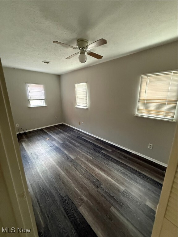 Building Photo - 320 Woodlawn Ave