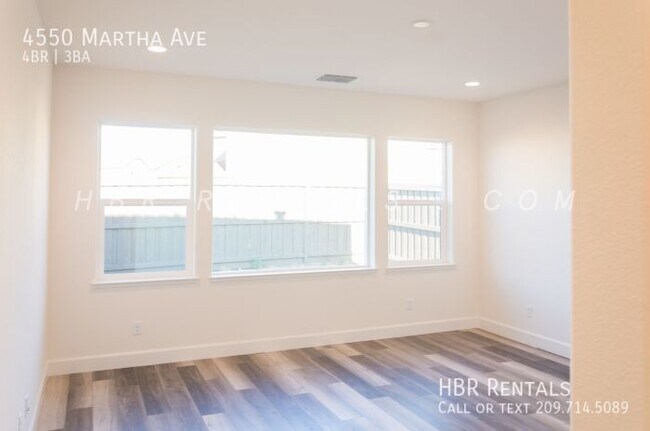 Building Photo - 4550 Martha Ave