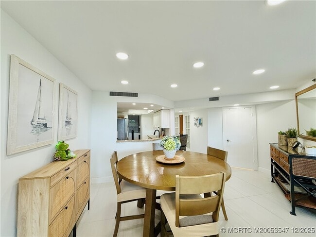 Building Photo - 8800 S Ocean Dr