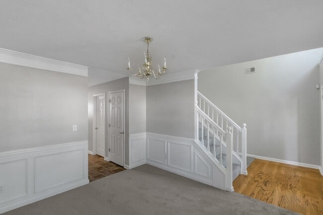 Building Photo - Impressive 3 Bed, 2.5 Bath Home