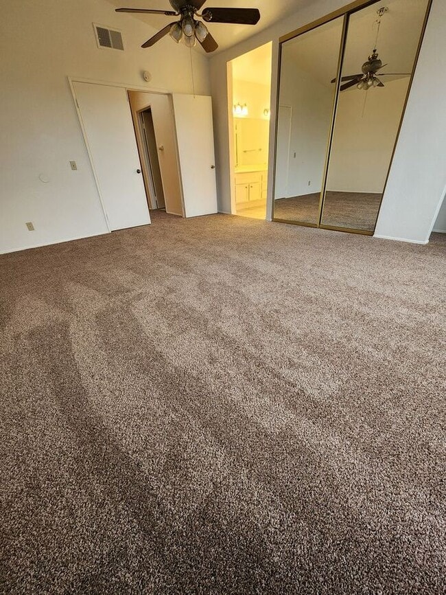 Building Photo - $2000 Holiday Move In Spec! The Bluffs at Fox Run!!! 3BR/2.5BA Rarely Available