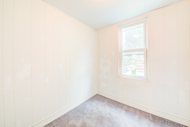 Building Photo - 103 Harwood St