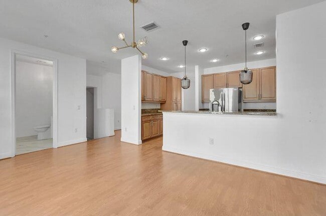 Building Photo - 3813 NW 5th Terrace