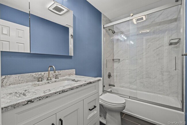 Building Photo - 5 Meadowlark Cir
