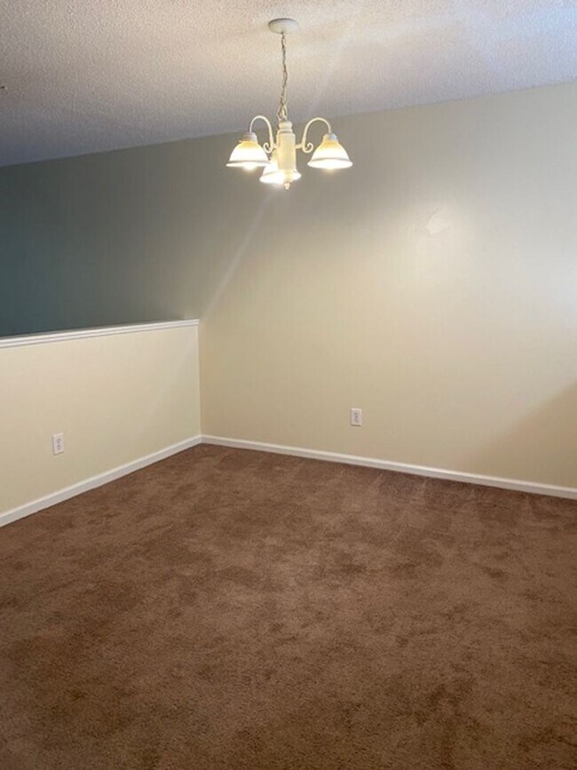 Building Photo - Condo in Holton Place