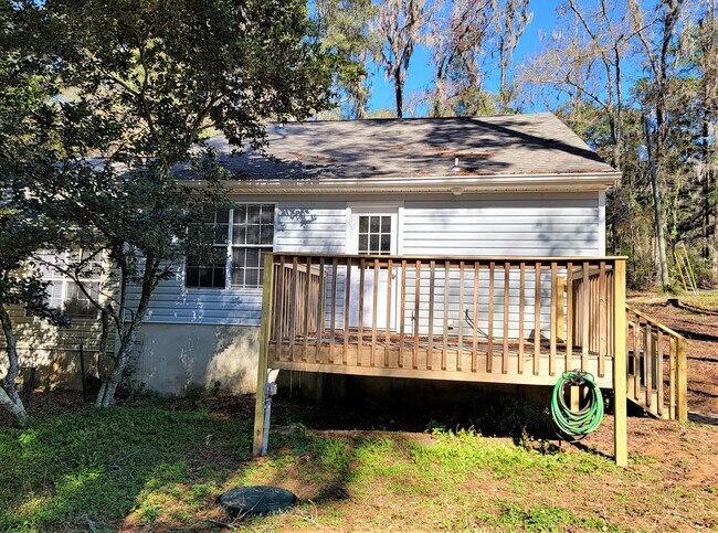 Building Photo - 2 bedroom duplex for rent right away off E Mahan, wood floors and fireplace for $1450 per month