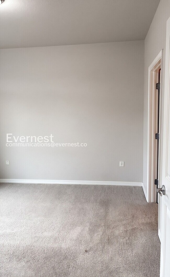 Building Photo - 3 Bed & 2 Bath Condo in Fort Collins / Coming Soon!