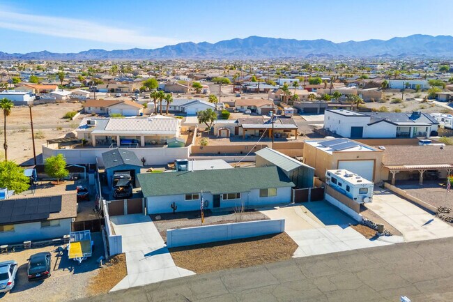 Building Photo - 2261 Sahara Dr