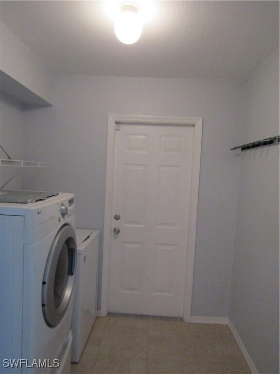 Building Photo - 1529 SW 15th Pl