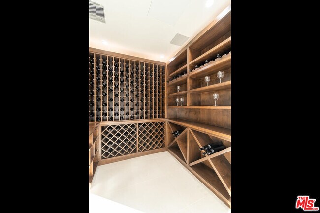 Building Photo - 286 Quadro Vecchio Dr