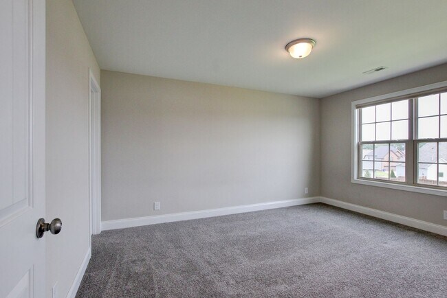 Building Photo - 230 Cotoneaster Ln