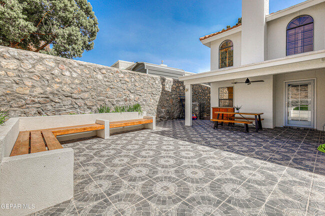 Building Photo - 6205 Brisa Del Mar Dr