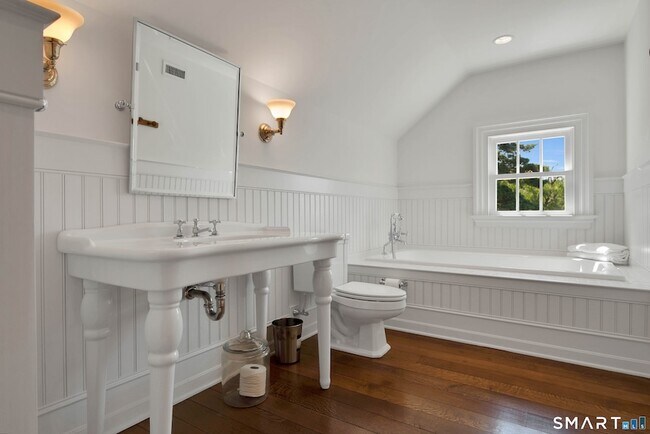 Building Photo - 55 Bishop Ln