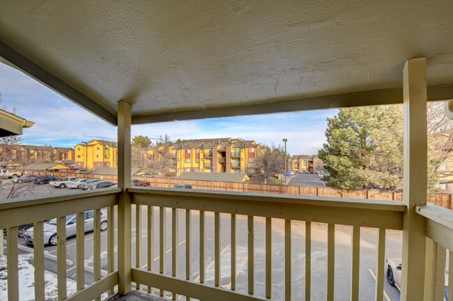 Building Photo - 2BR/2BA Charming Condo in Denver!