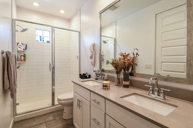 Building Photo - 9922 E Wavelength Ave