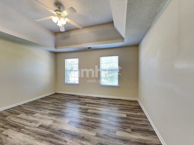 Building Photo - 112 Ventura Trl