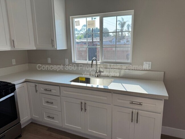 Building Photo - 318 E Heath Ln