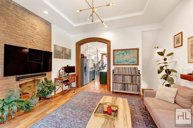 Building Photo - 3 bedroom in BROOKLYN NY 11216