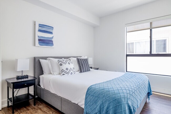 Building Photo - 409 Hayworth Ave