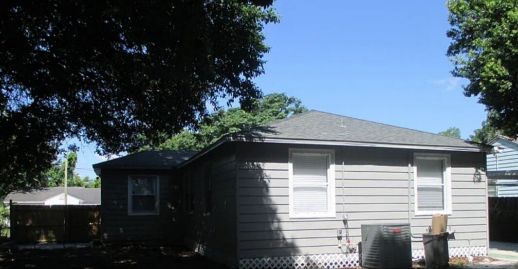 Building Photo - 1743 Mayfair Rd