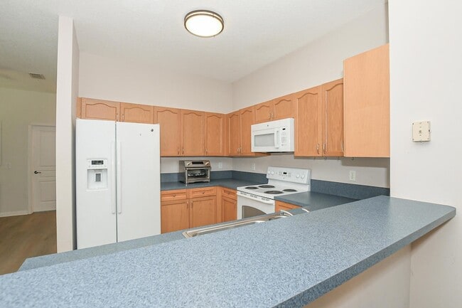 Building Photo - 649 NE Bent Paddle Ln